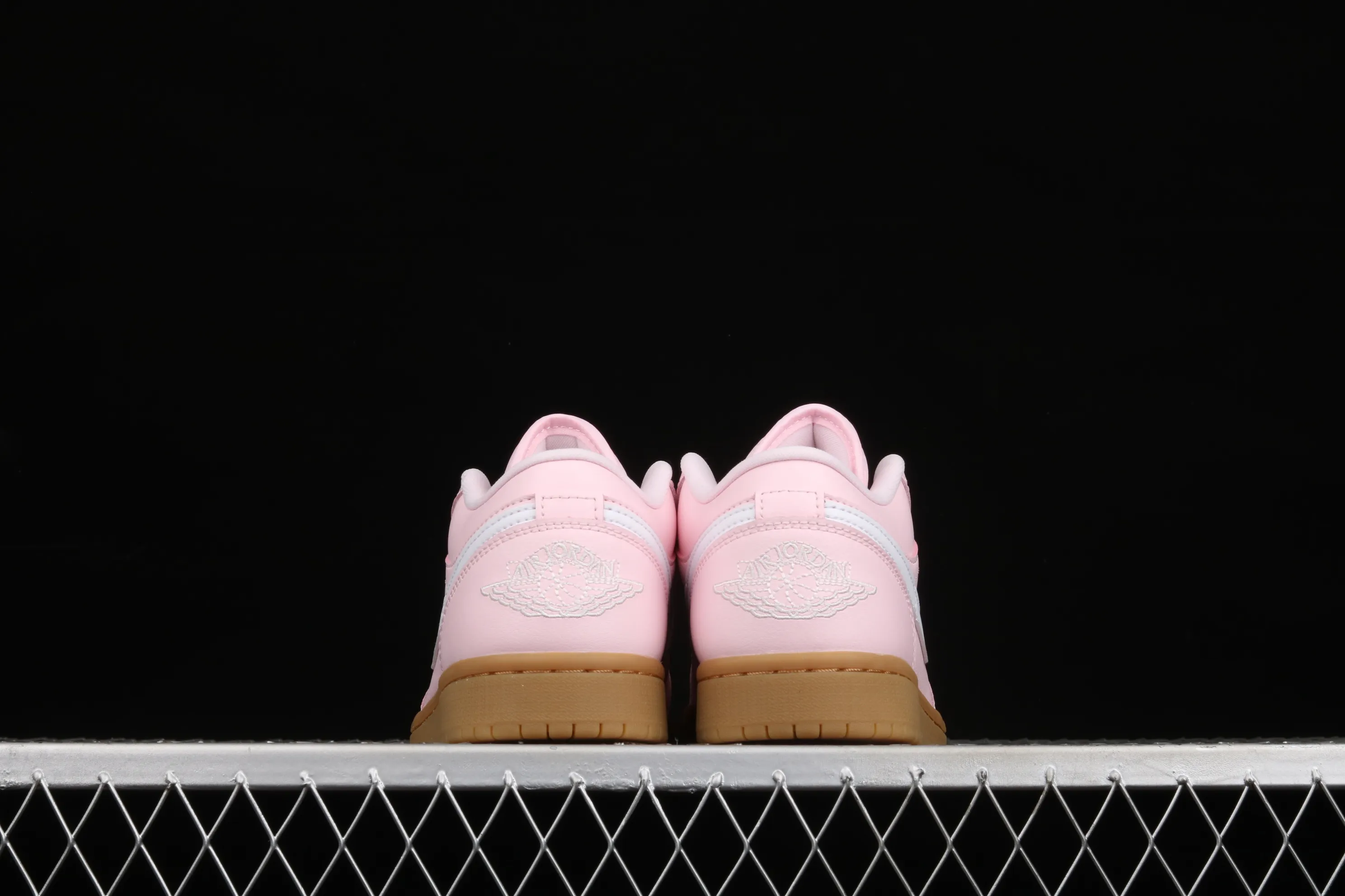 All categories Air Jordan Jordan series basketball shoes Air Jordan 1 Low G version pure original Air Jordan 1 Low AJ1 Joe 1 raw rubber powder low-top basketball shoes DC0774-601